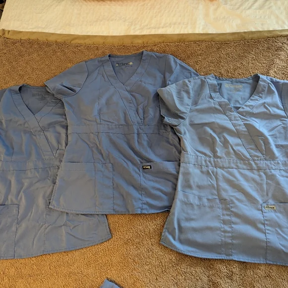 Grey's Anatomy Barco Ceil Blue scrub bundle small petite 3 sets plus bonus top - Picture 2 of 10